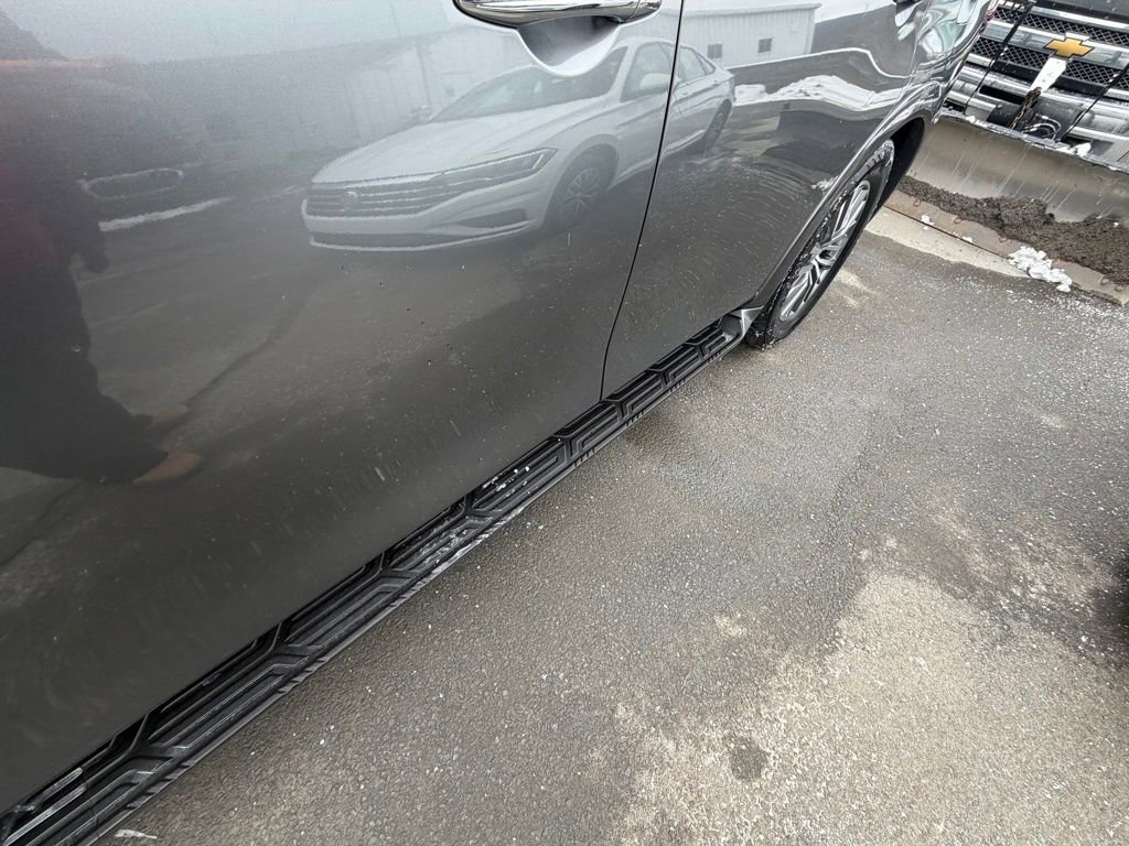 Used 2022 Nissan Armada SL image 9