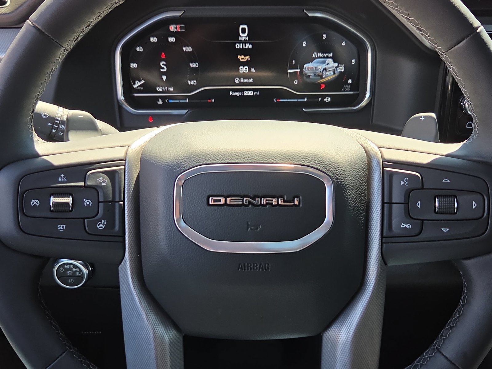 Used 2024 GMC Sierra 1500 Denali w/ Denali Reserve Package AWD/4WD image 11