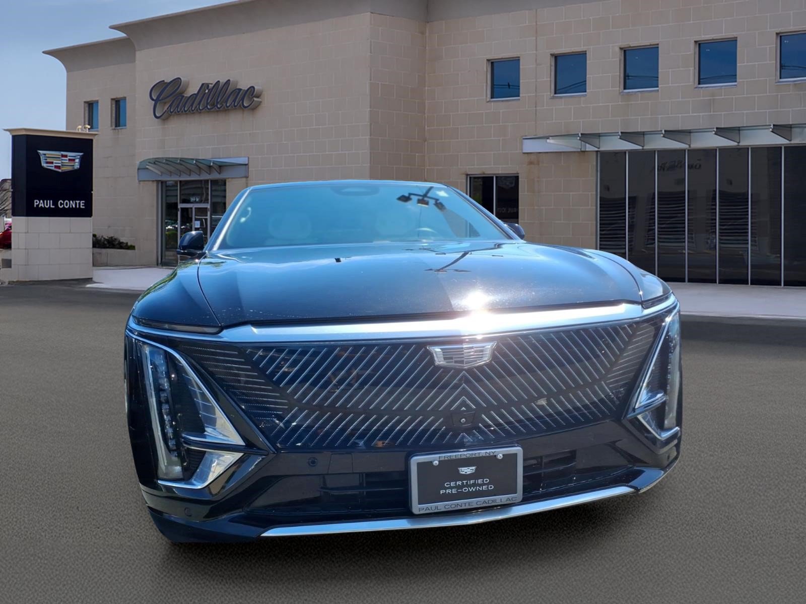 Certified 2024 Cadillac Lyriq Luxury w/ LPO, Floor Liner Package AWD/4WD image 2