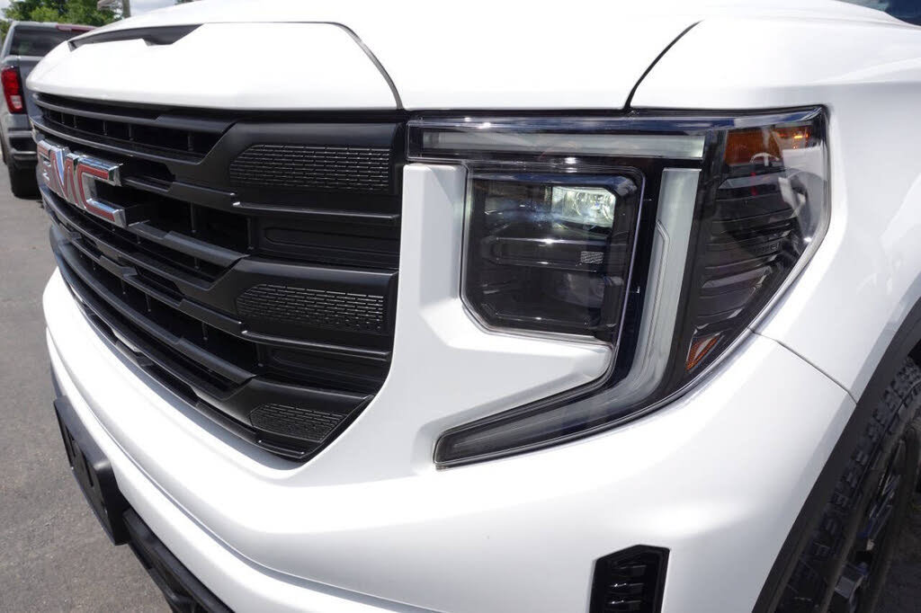 Used 2023 GMC Sierra 1500 Pro w/ Graphite Edition AWD/4WD image 57