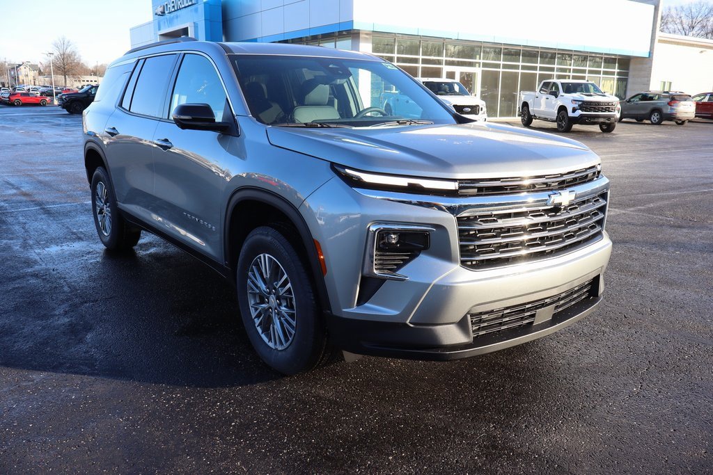 New 2026 Chevrolet Traverse LT w/ Driver Confidence Package image 2