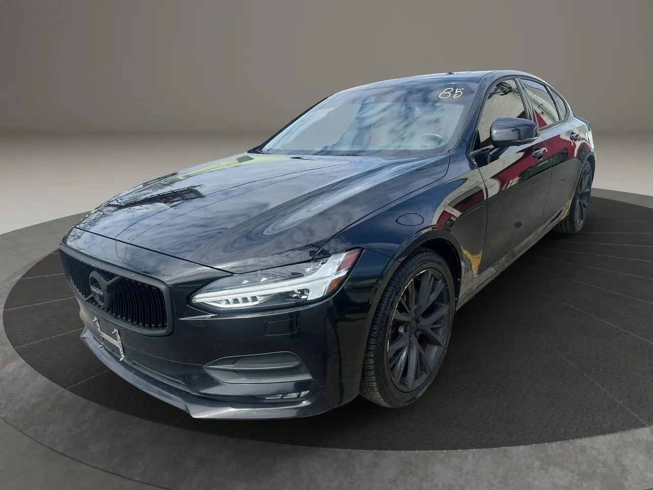 Used 2017 Volvo S90 T6 Momentum w/ Vision Package image 1