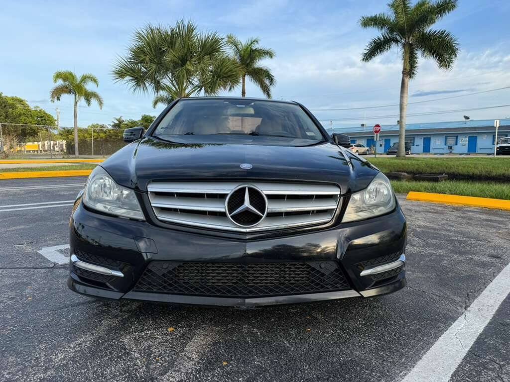 Used 2013 Mercedes-Benz C 250 Sedan image 7