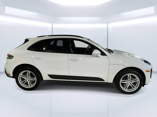 Certified 2026 Porsche Macan AWD/4WD image 8