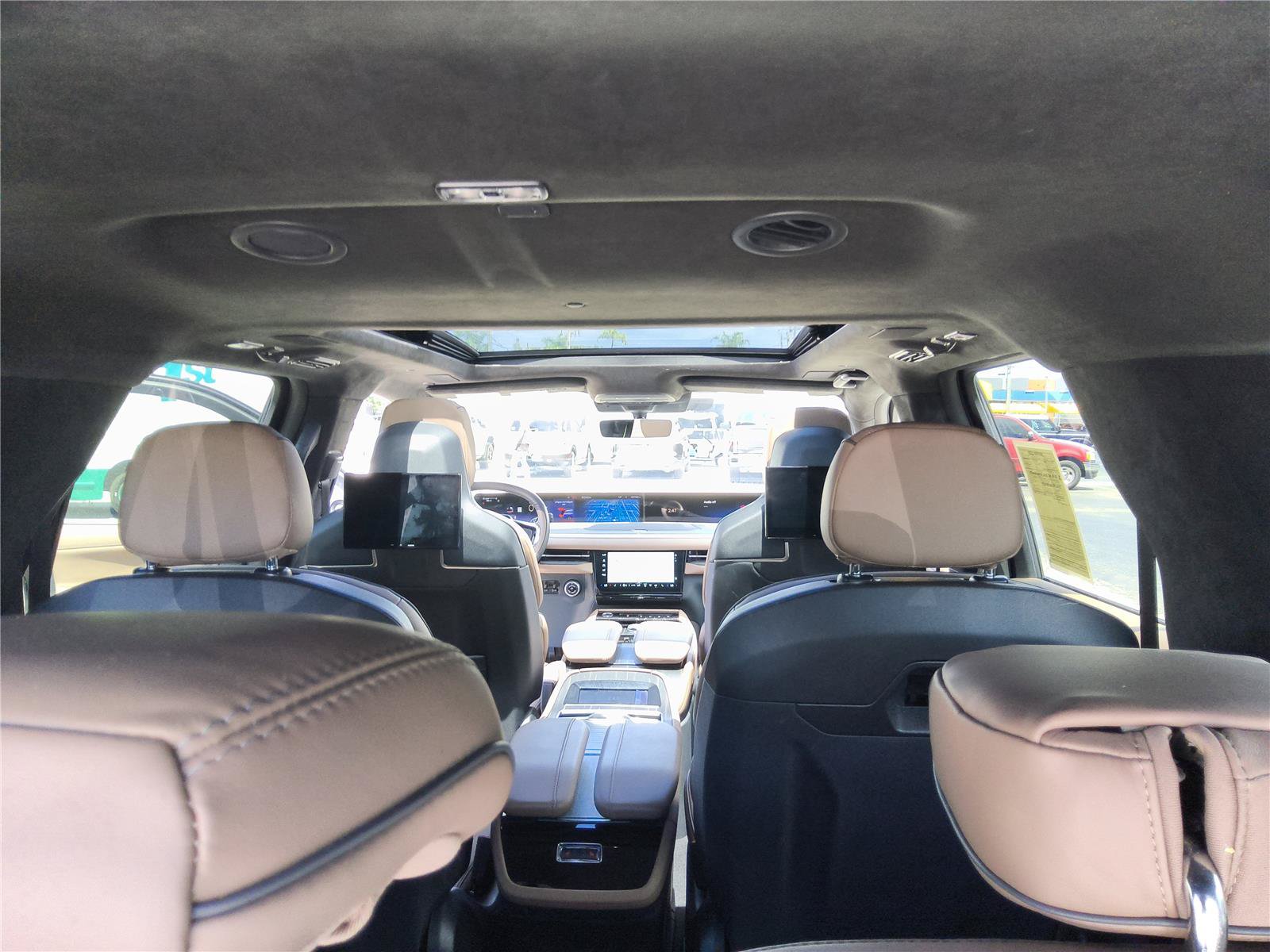 Used 2025 Lincoln Navigator L Black Label AWD/4WD image 27