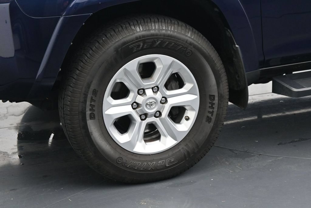 Used 2020 Toyota 4Runner SR5 Premium w/ Moonroof Package AWD/4WD image 12