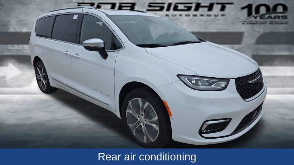 New 2026 Chrysler Pacifica Pinnacle image 8