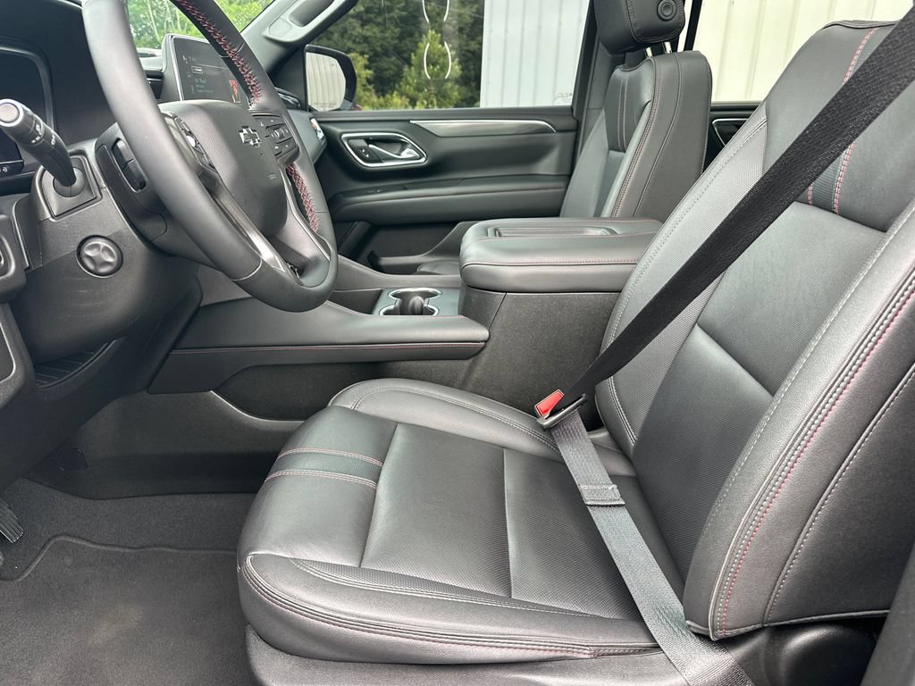 Used 2023 Chevrolet Suburban RST w/ Sport Performance Package AWD/4WD image 10