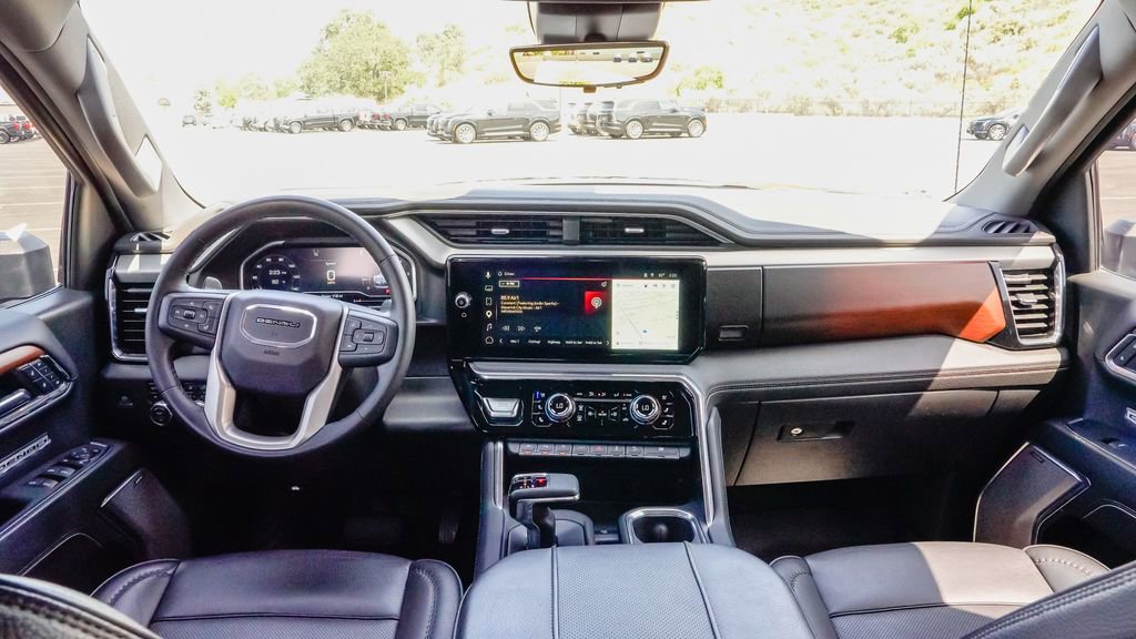 Used 2023 GMC Sierra 1500 Denali w/ Technology Package AWD/4WD image 16