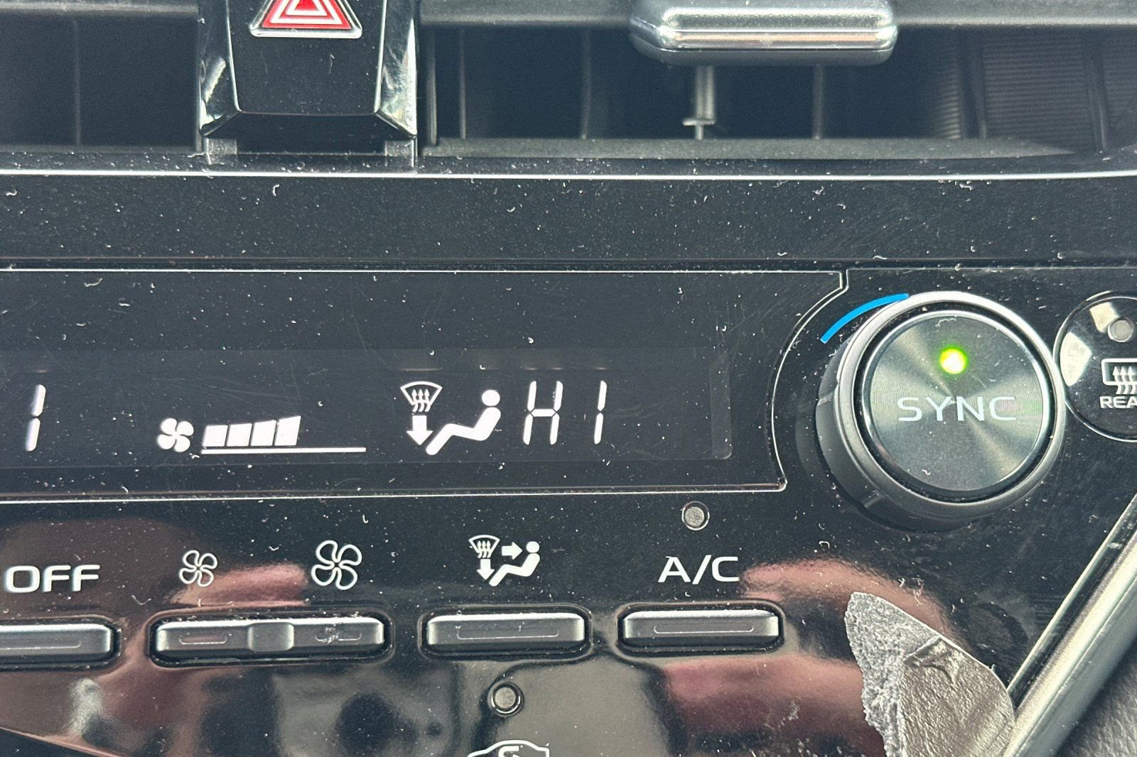 Used 2023 Toyota Camry LE image 29