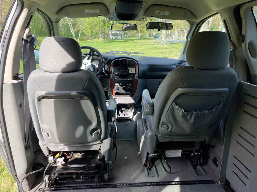 Used 2005 Chrysler Town & Country LX w/ Popular Equipment Group II image 36
