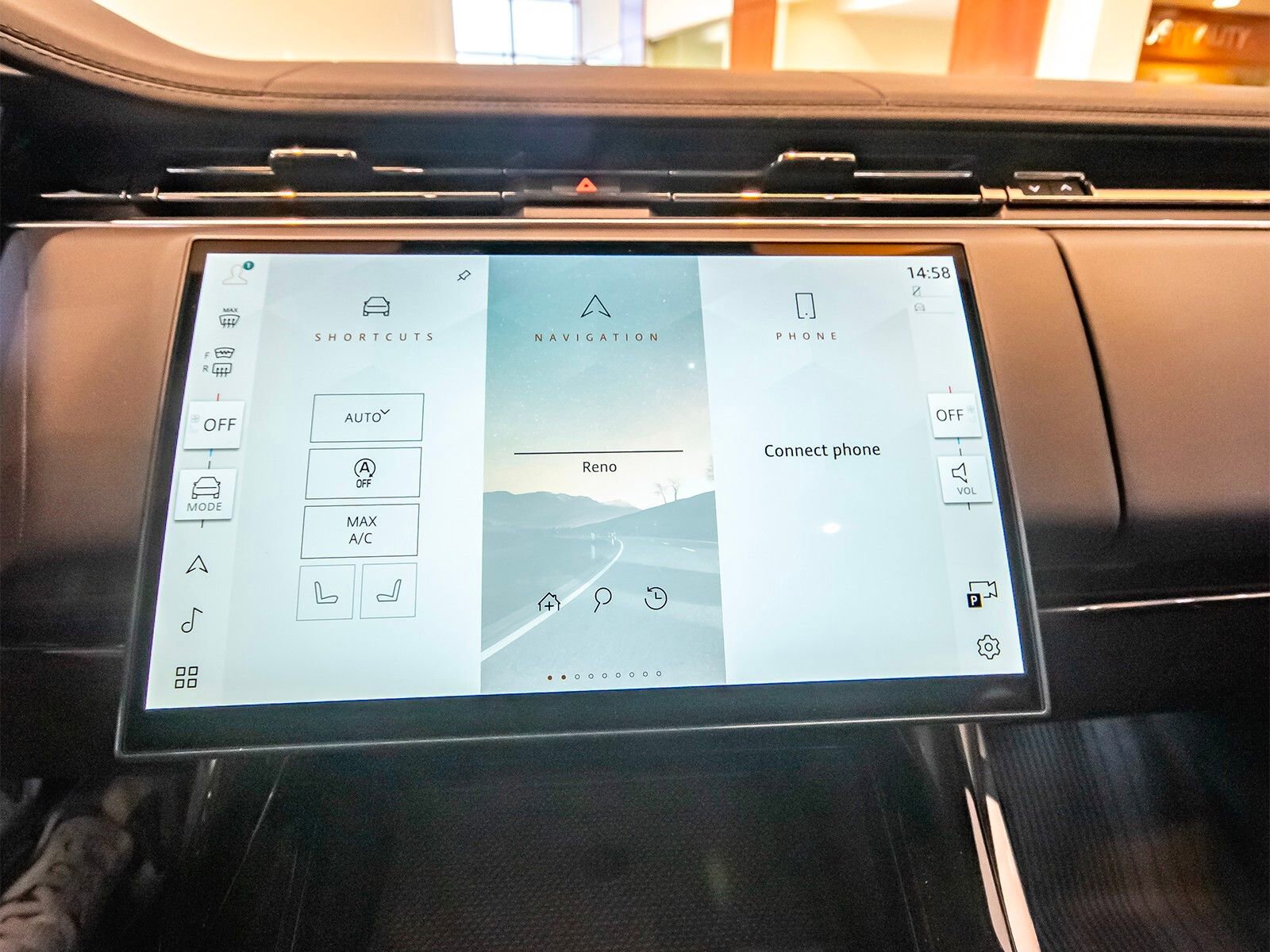 New 2025 Land Rover Range Rover Sport SE image 18