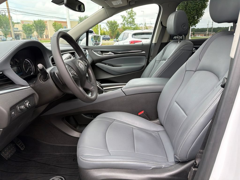 Used 2019 Buick Enclave Essence AWD/4WD image 11