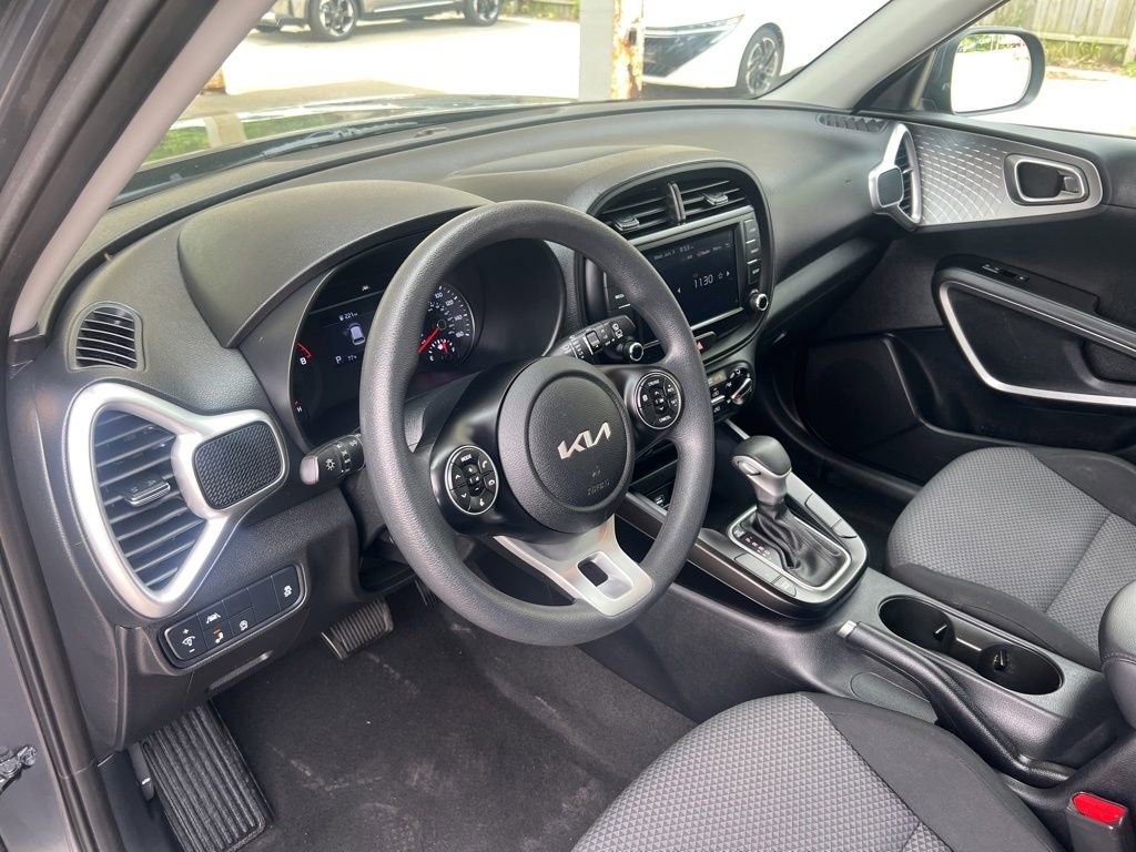 Certified 2022 Kia Soul LX w/ Technology Package FWD image 6