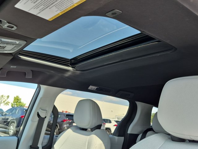 Certified 2025 Toyota Sienna XSE AWD/4WD image 10