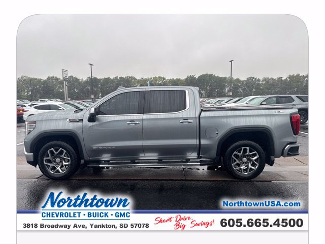 Used 2023 GMC Sierra 1500 SLT w/ SLT Premium Plus Package AWD/4WD image 13