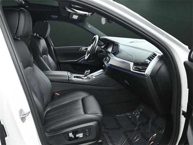 Used 2020 BMW X6 M50i w/ Executive Package image 23