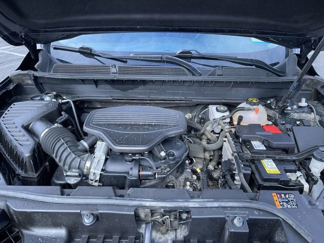 Used 2023 GMC Acadia SLE image 31