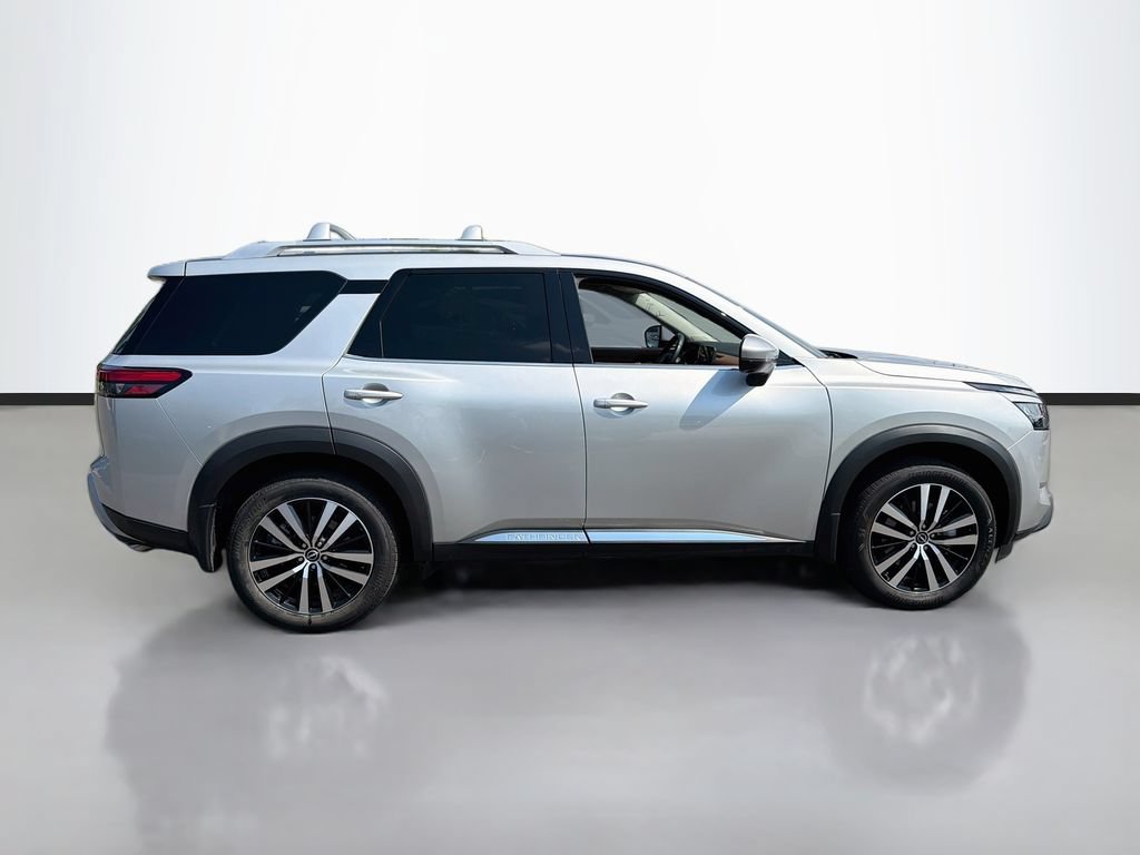 Used 2025 Nissan Pathfinder Platinum w/ Cargo Package AWD/4WD image 4