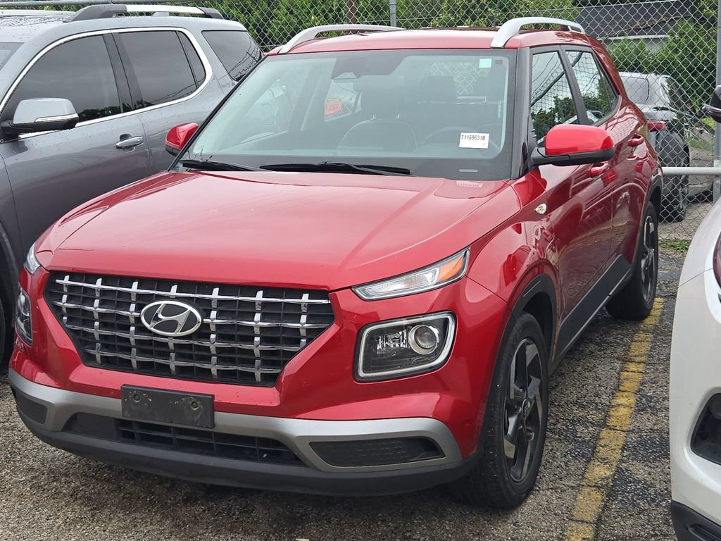 Used 2023 Hyundai Venue Limited FWD image 4