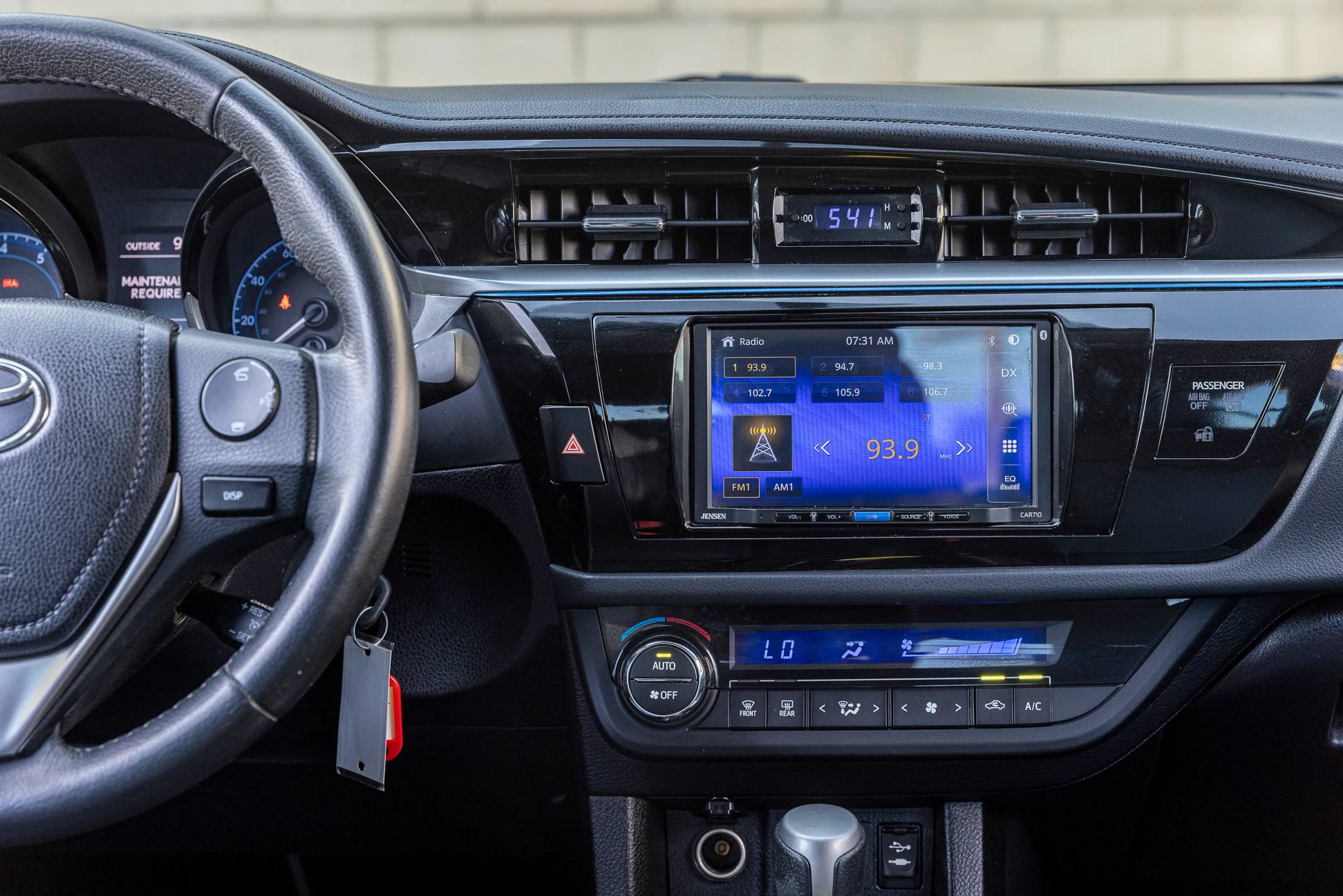 Used 2015 Toyota Corolla S FWD image 30