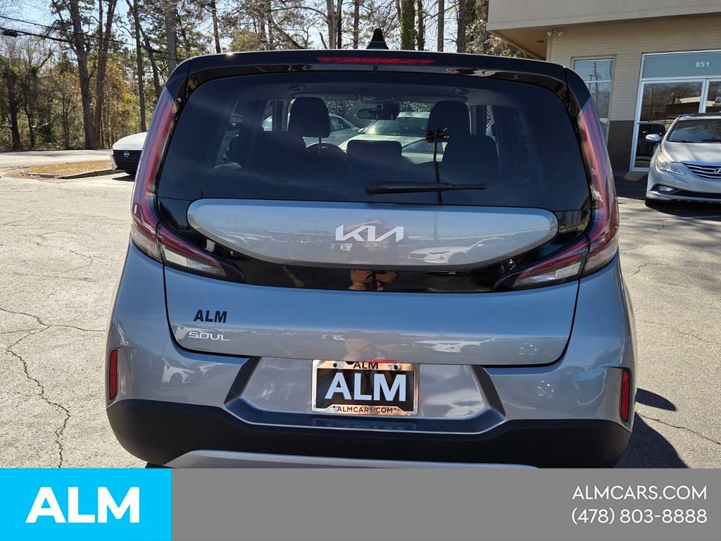 Used 2025 Kia Soul LX w/ LX Technology Package image 11