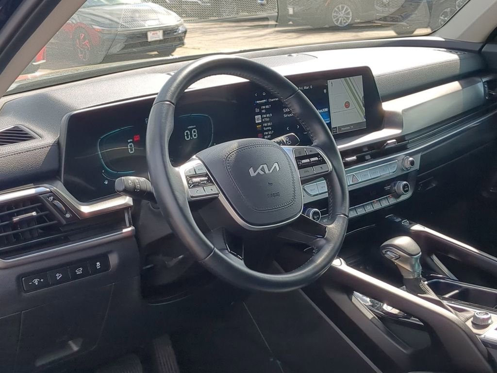 Used 2025 Kia Telluride S image 15