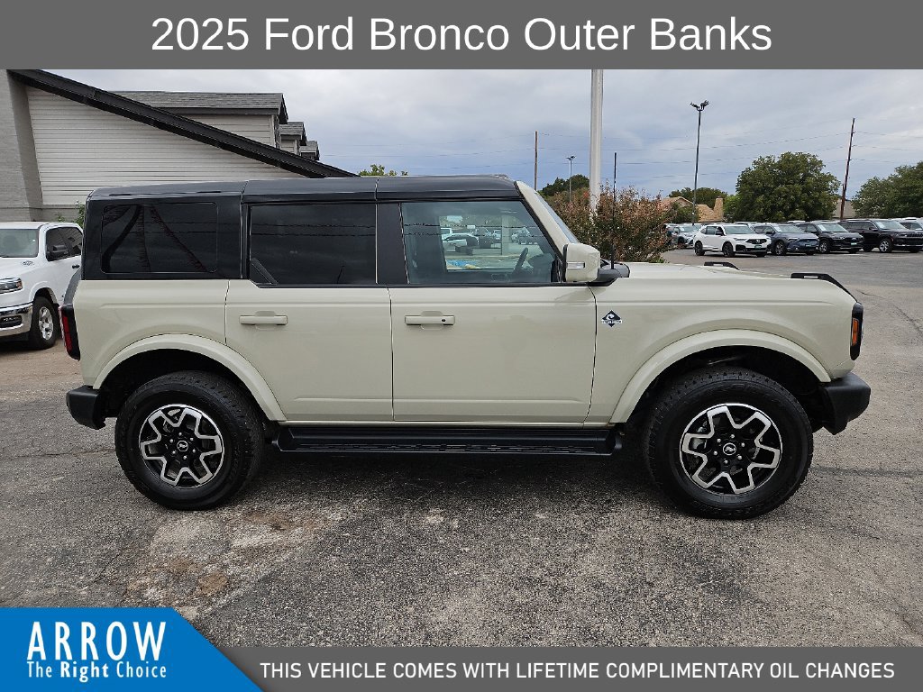 Used 2025 Ford Bronco Outer Banks AWD/4WD image 14