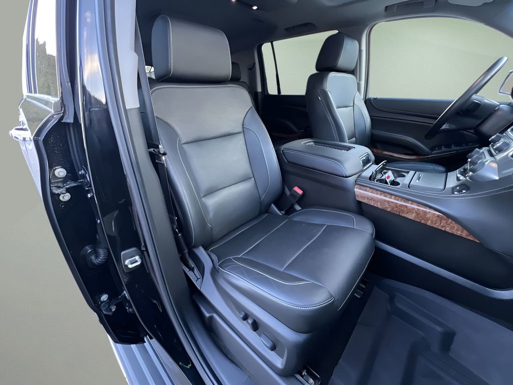 Used 2018 Chevrolet Suburban Premier image 29