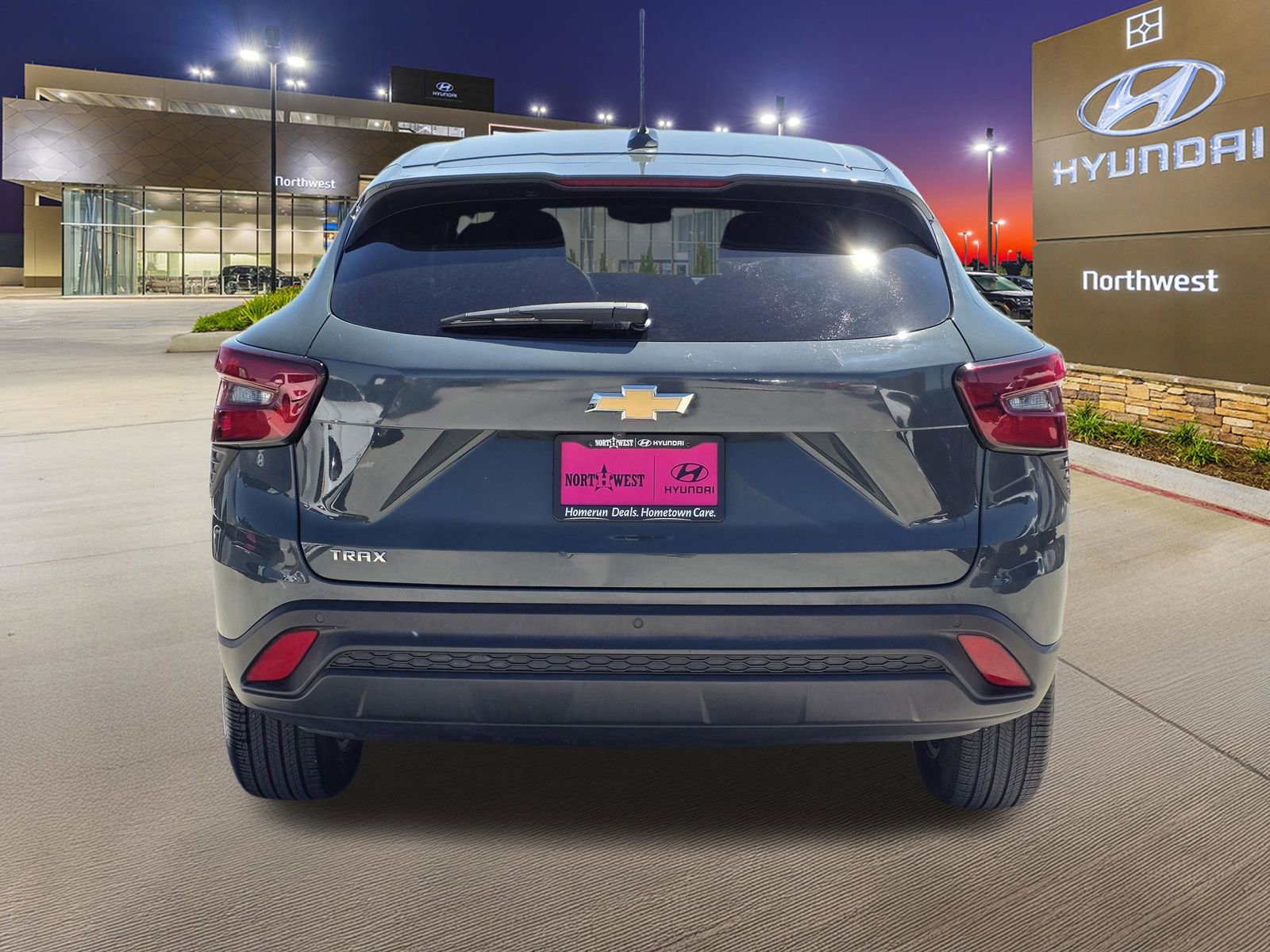 Used 2025 Chevrolet Trax LS w/ LS Convenience Package image 8