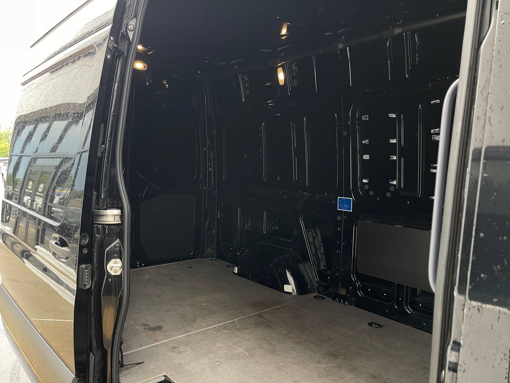 Used 2020 Mercedes-Benz Sprinter 2500 image 26