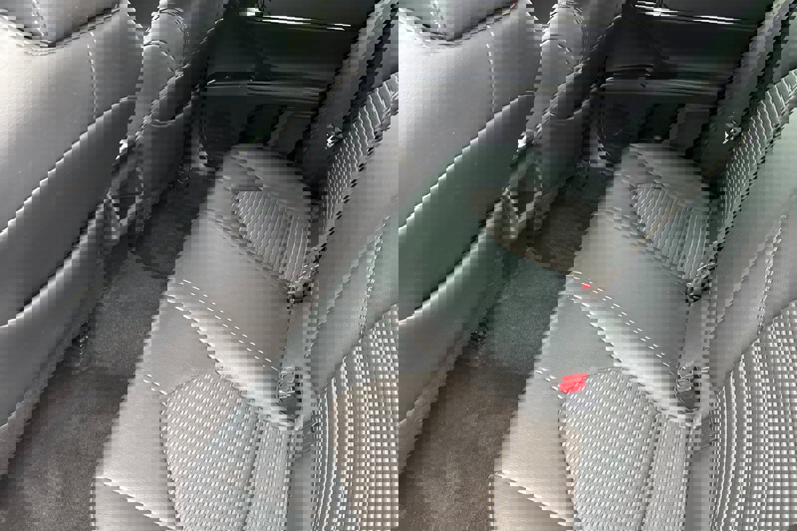 Used 2019 Toyota Camry SE image 13