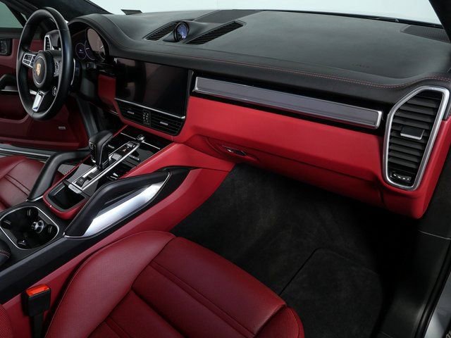 Certified 2022 Porsche Cayenne Turbo image 21