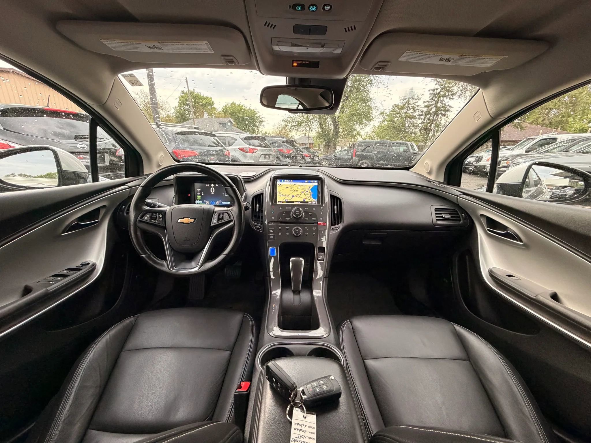 Used 2015 Chevrolet Volt Premium w/ Premium Trim Package FWD image 2