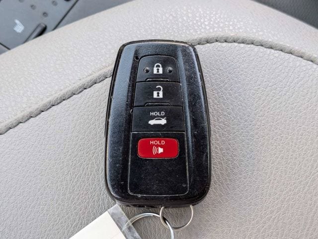 Used 2023 Toyota Camry XLE FWD image 27