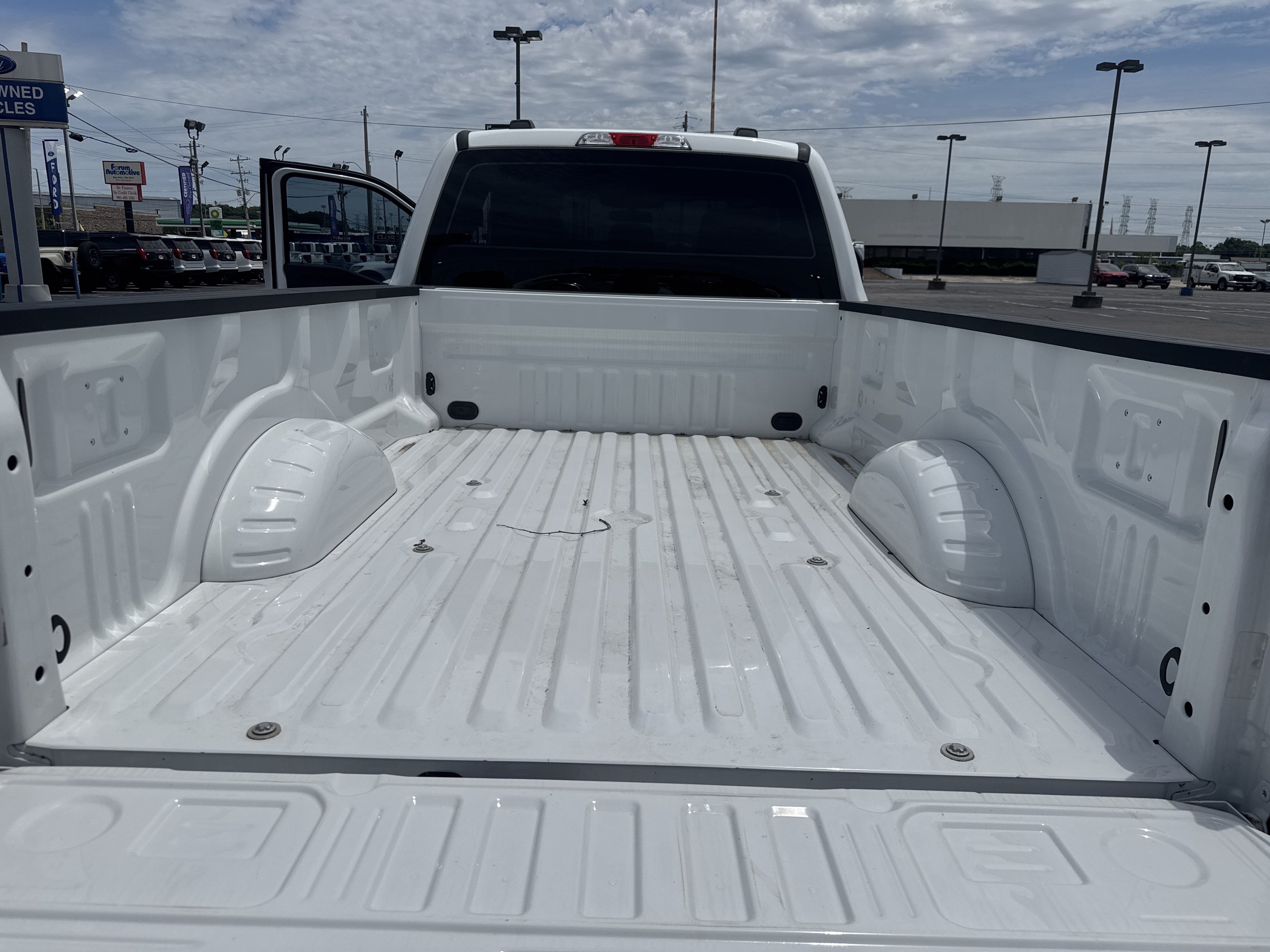 Used 2024 Ford F250 XL w/ Camper Package RWD image 13