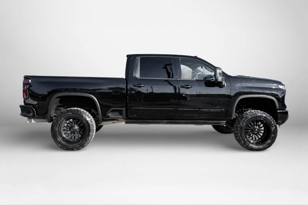 Used 2024 Chevrolet Silverado 3500 High Country w/ High Country Premium Package AWD/4WD image 5