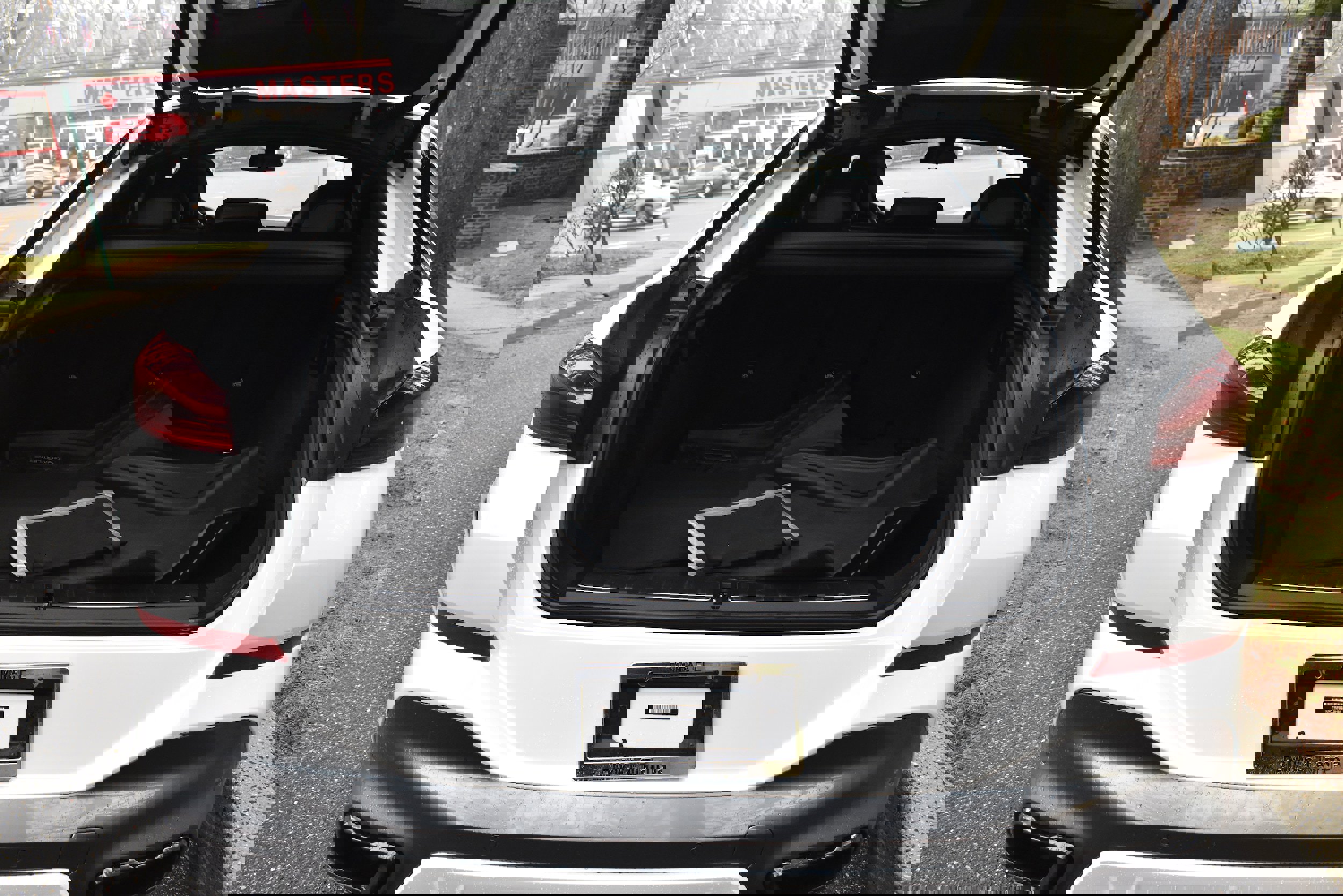 Used 2020 BMW X6 M50i w/ Executive Package image 18