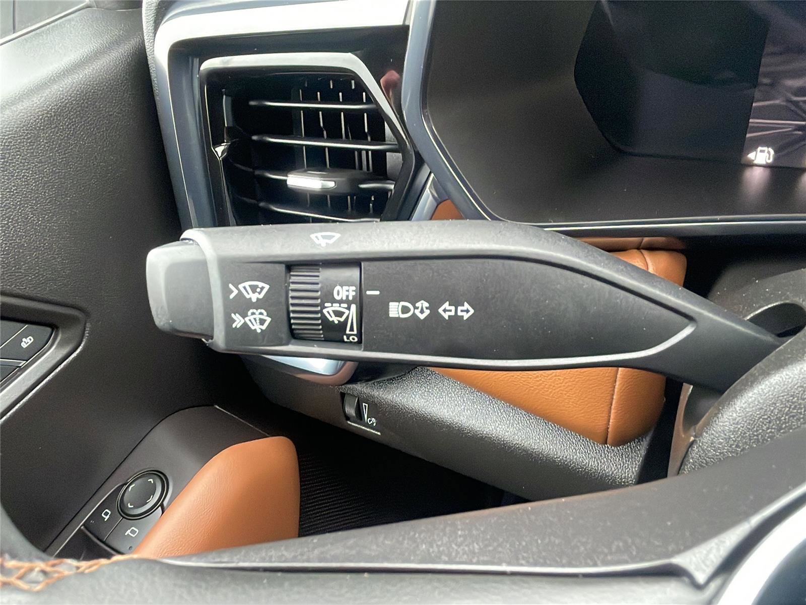 Used 2023 GMC Canyon AT4 w/ AT4 Premium Package image 23