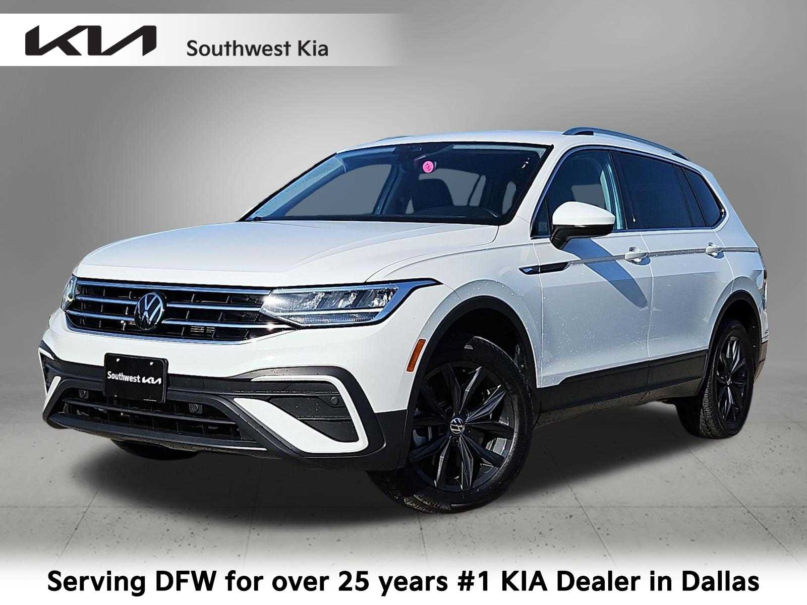 Used 2024 Volkswagen Tiguan SE AWD/4WD image 1