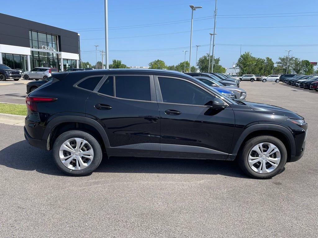 Used 2024 Chevrolet Trax LS FWD image 8