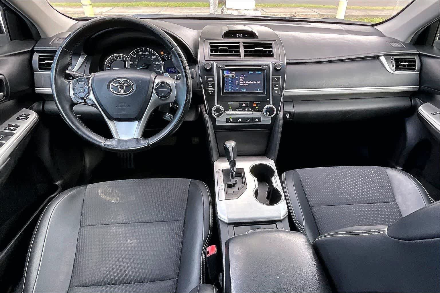 Used 2012 Toyota Camry SE FWD image 10