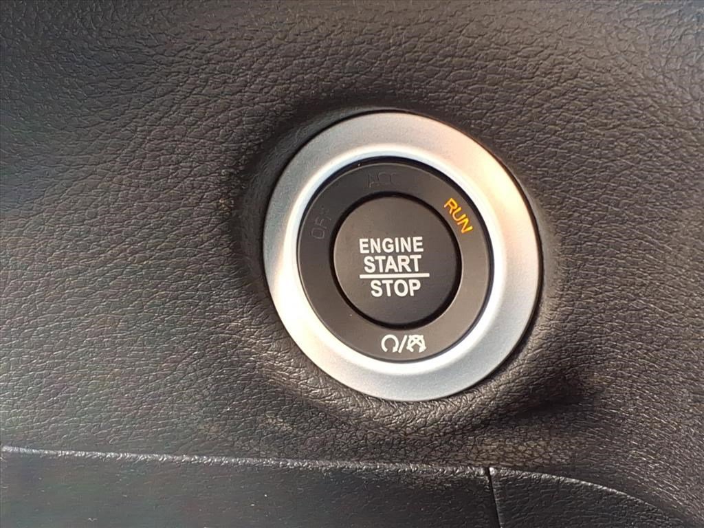 New 2026 Chrysler Pacifica Select image 26