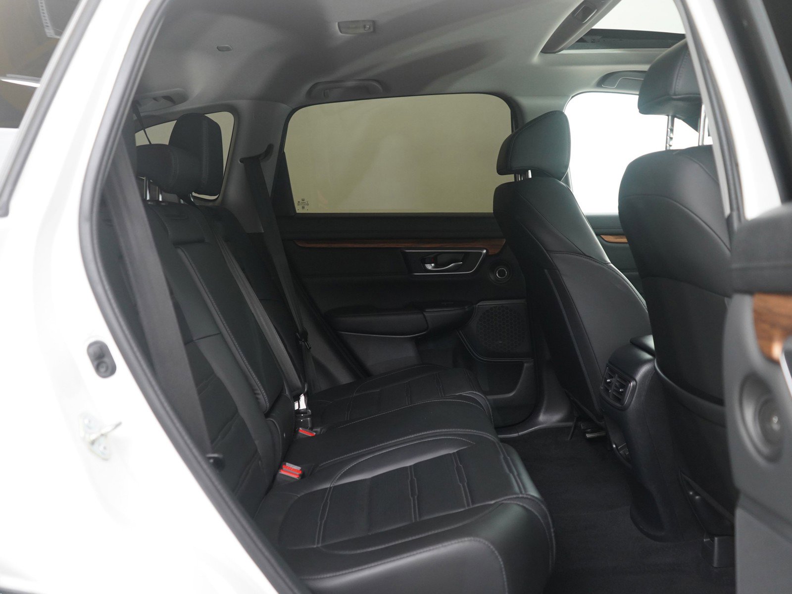 Used 2020 Honda CR-V Touring image 11