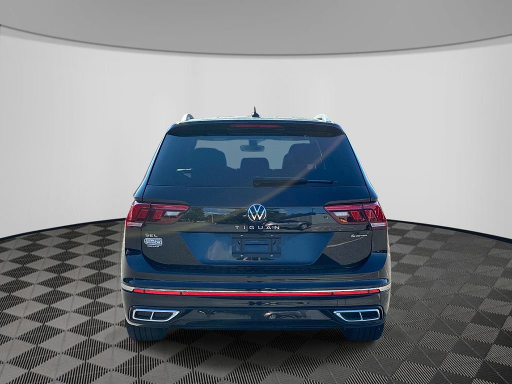 Used 2024 Volkswagen Tiguan SEL R-Line AWD/4WD image 4