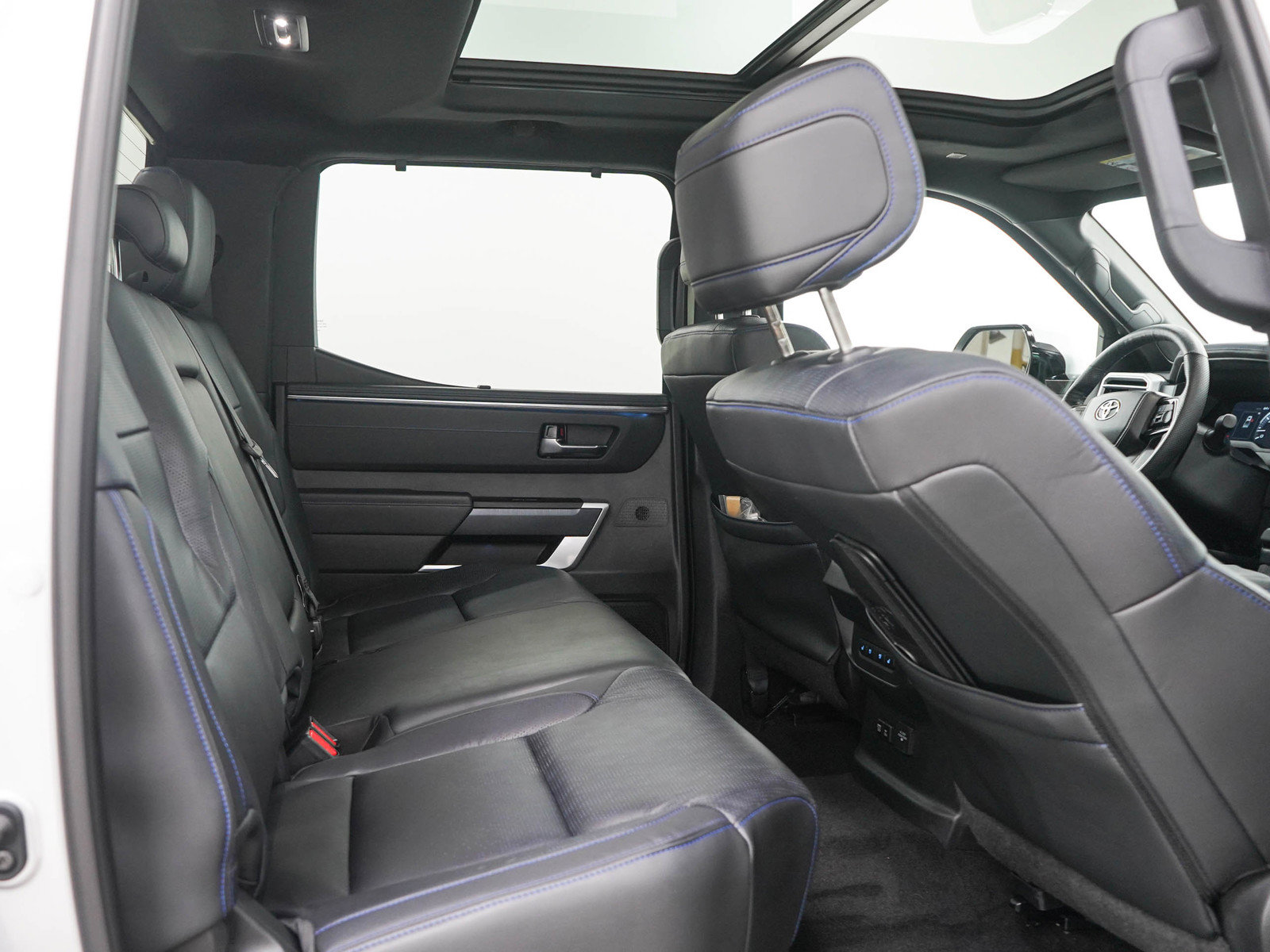Used 2024 Toyota Tundra Platinum w/ TRD Off-Road Package AWD/4WD image 14