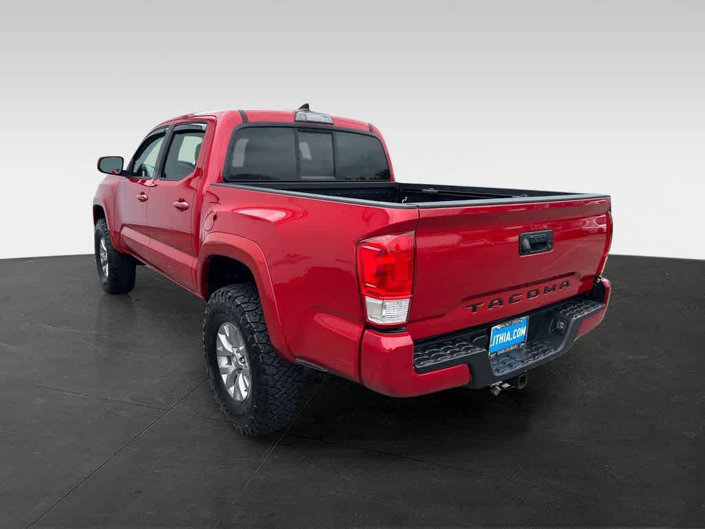 Used 2016 Toyota Tacoma SR5 w/ SR5 Appearance Package (SN) AWD/4WD image 4