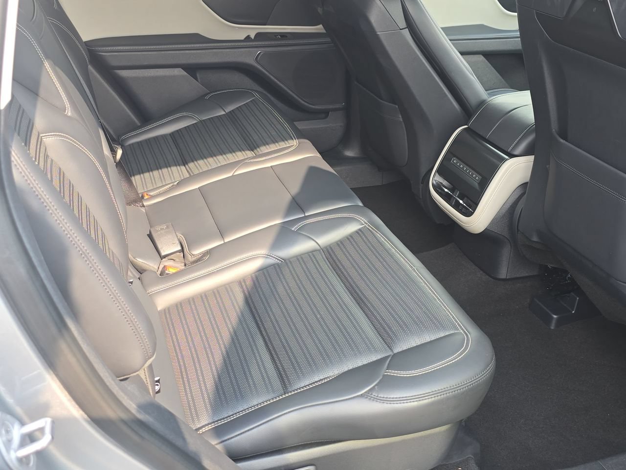 Used 2024 Lincoln Nautilus Reserve AWD/4WD image 28