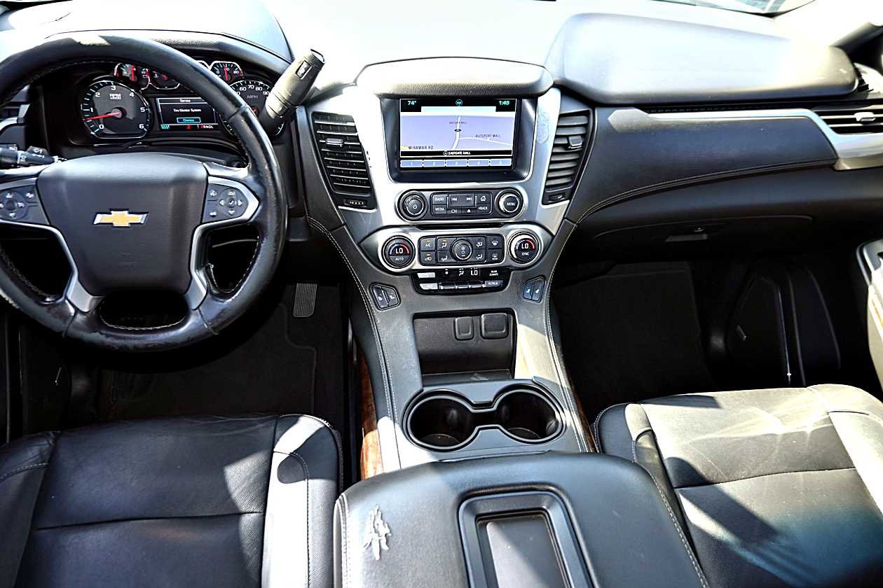 Used 2019 Chevrolet Suburban LT image 16