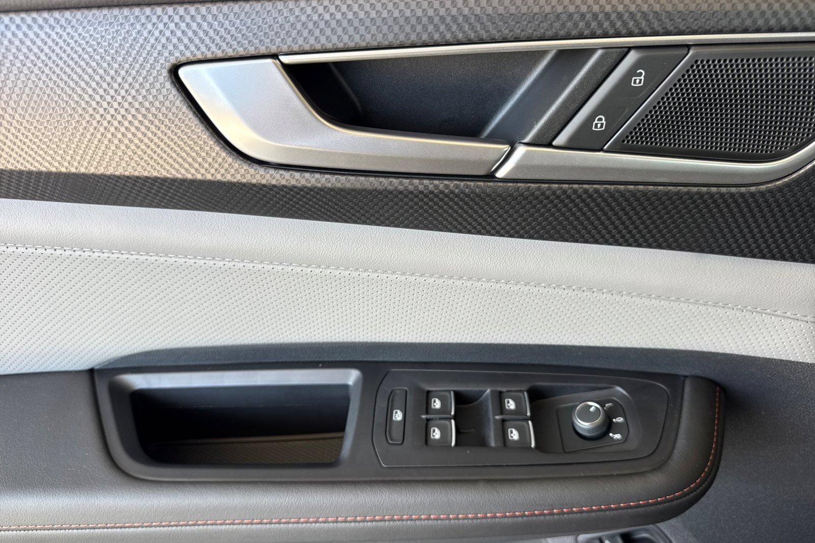 New 2025 Volkswagen Atlas Peak Edition SE AWD/4WD image 11